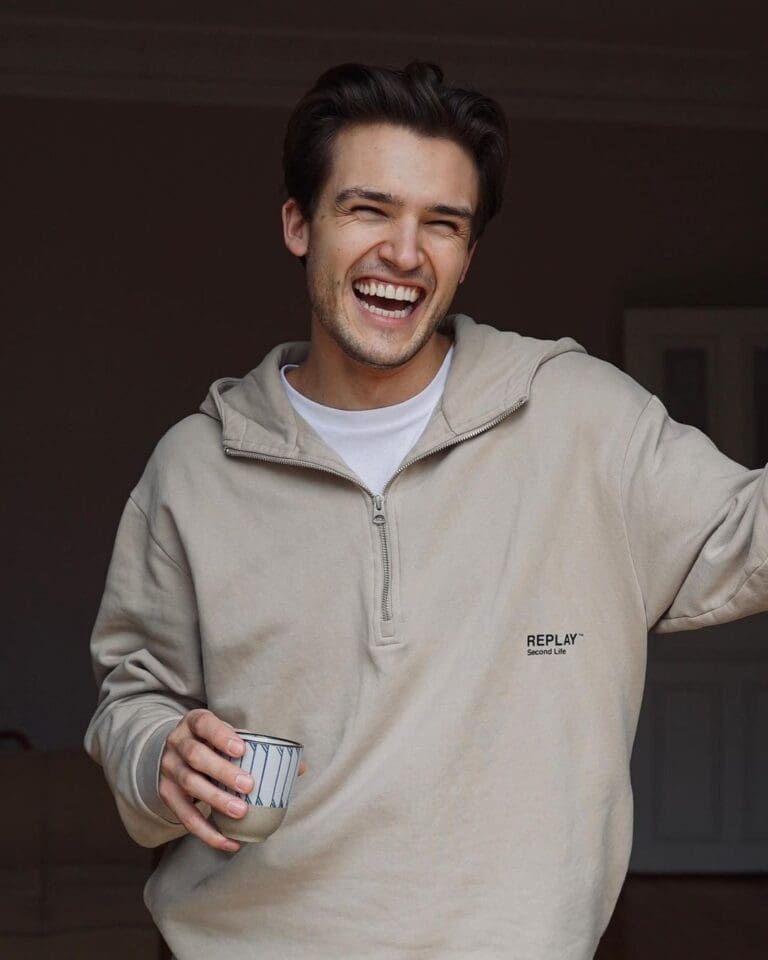 “we Have Two Lives; The Second Begins When We Realise We Only Have One.” ~ Confucius Second Life Replay#zalandostyle #replay #replayjeanswerbung Mit @zalando & @replay