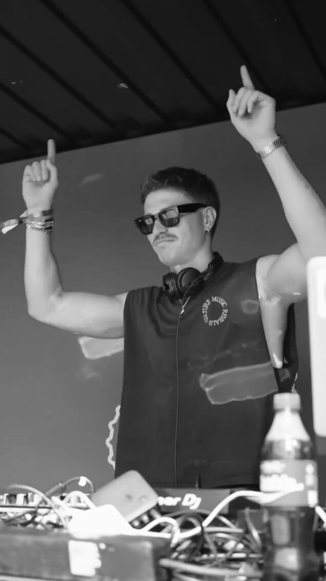 @philsoda performed at Lollapalooza with @cocacola_de